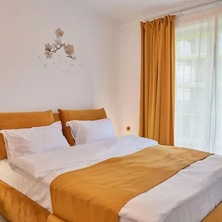 Opal Luxury 110 N Pool Năvodari